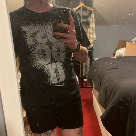 Small Nike tshirt - Picture 3 of 3